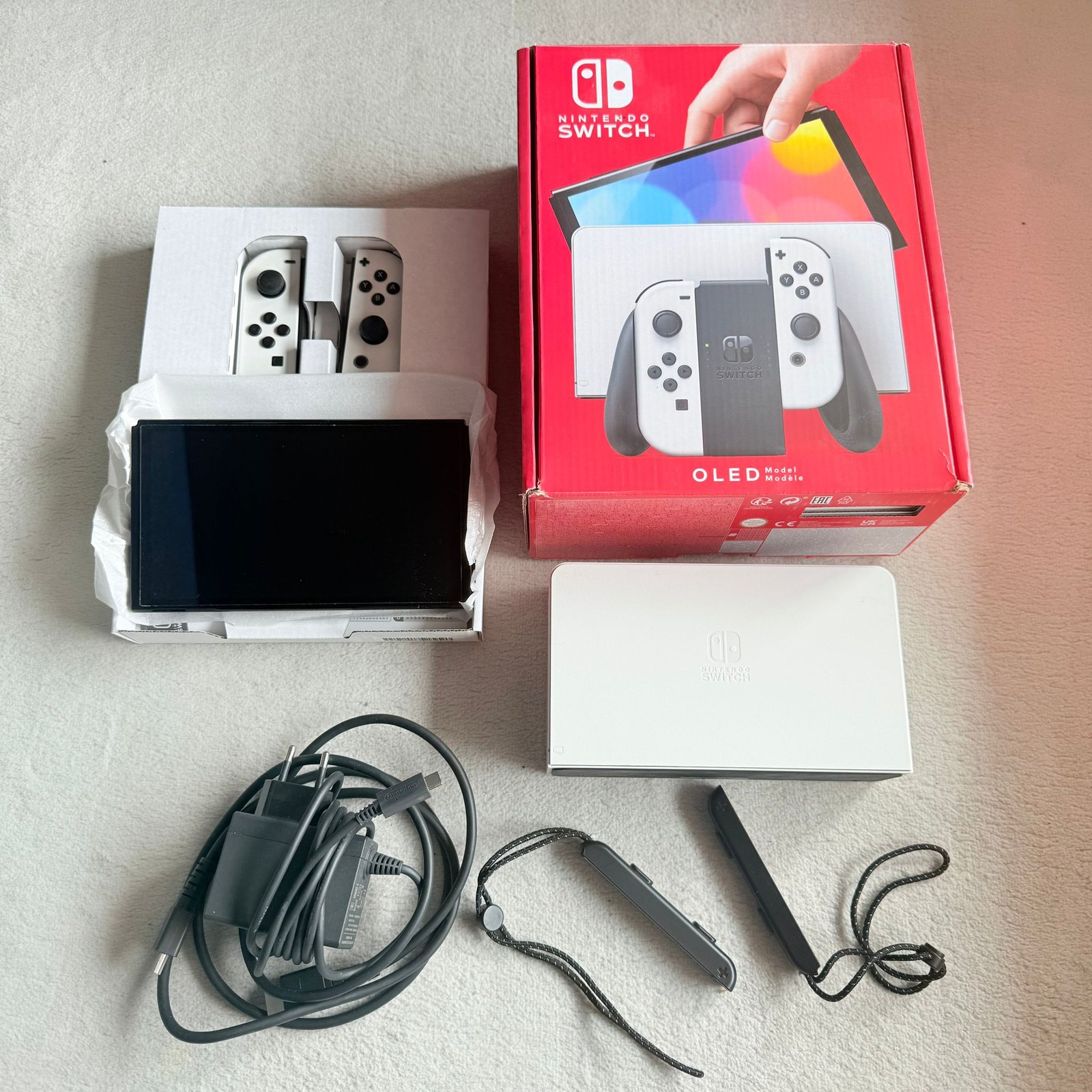 NINTENDO SWITCH OLED BIANCA - OTTIMO STATO - COMPLETA