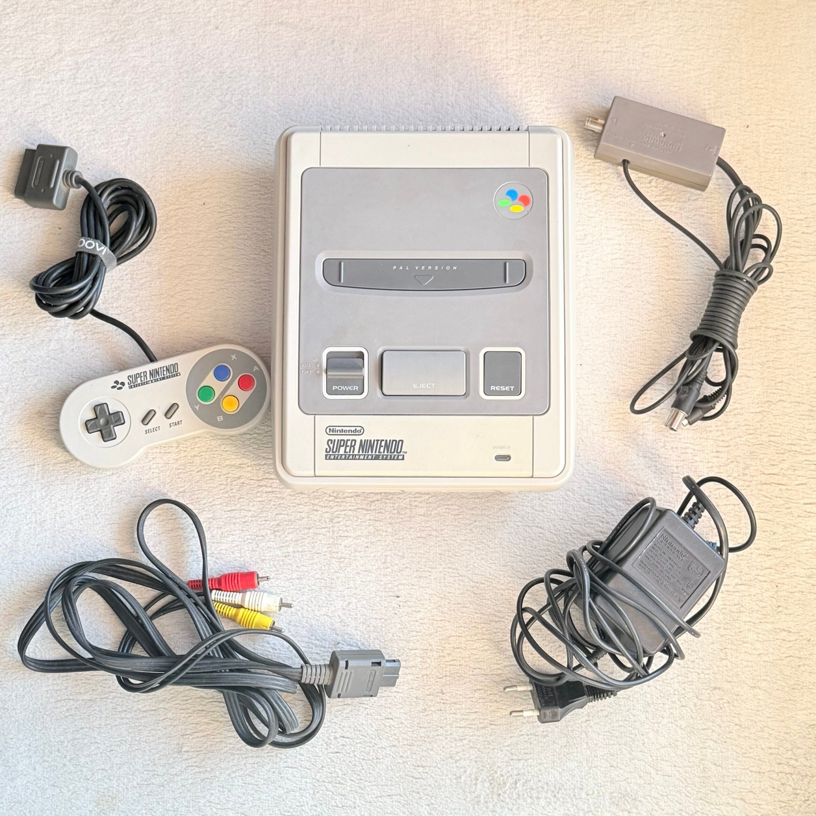 SUPER NINTENDO SNES + JOYSTICK + CAVI - TUTTO 100% ORIGINALE E 100% FUNZIONANTE