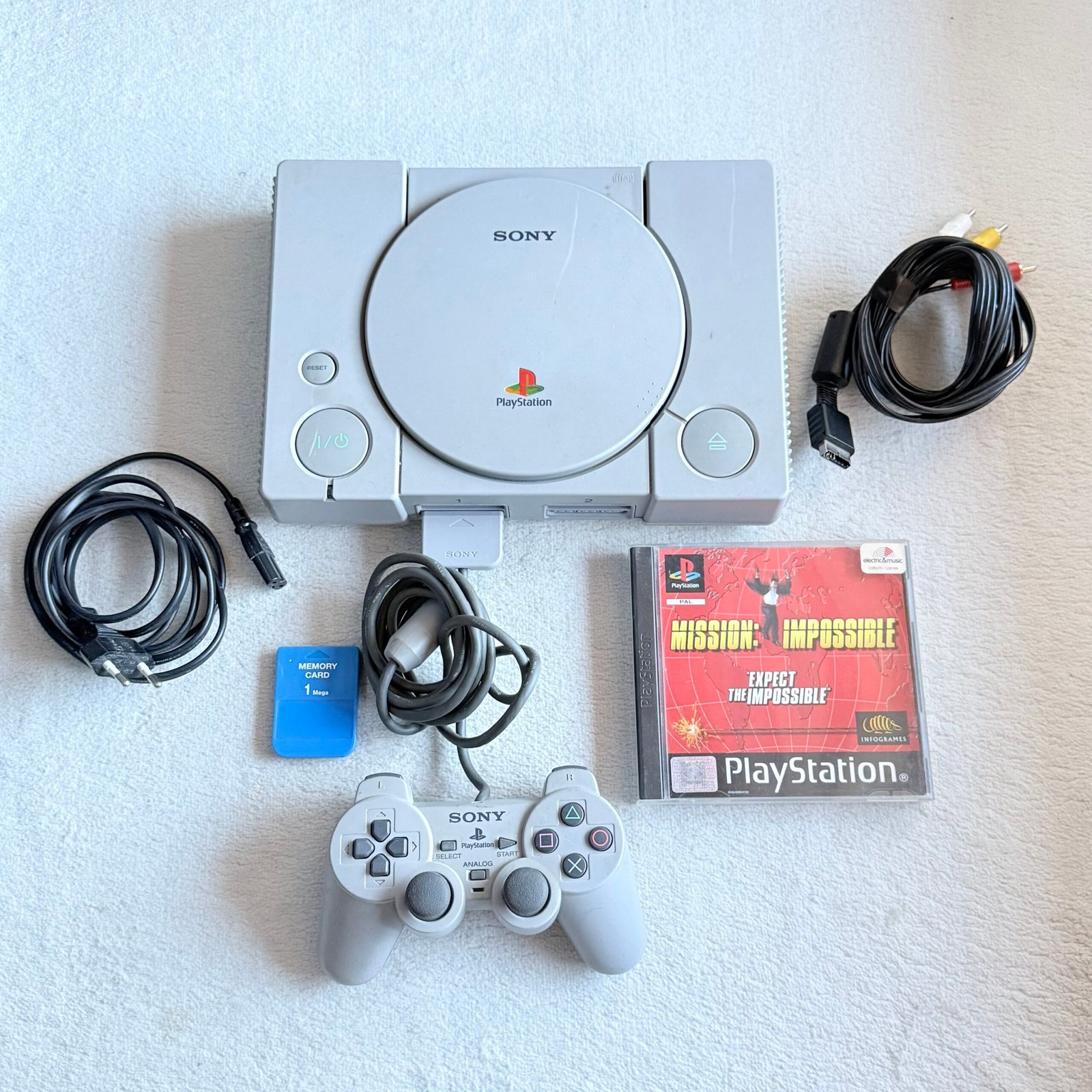 SONY PLAY STATION 1 - PS1 - CONSOLE PAL + 1 JOYPAD + 1 MEMORY CARD + 1 GIOCO
